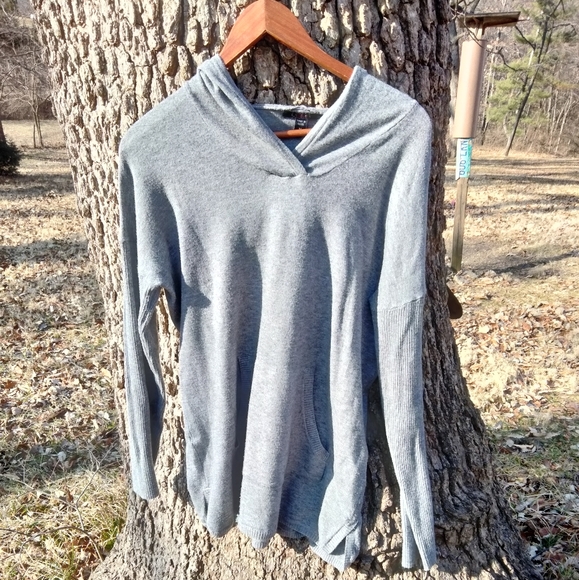 Cyrus Tops - ⬇️ Price Drop! ⬇️Cyrus Hoodie in size M